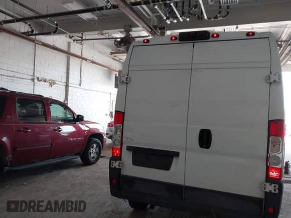 2016 Ram ProMaster Cargo с VIN 3C6TRVCGXGE110684, выставлен на аукционе IAAI как лот 42465115 с пробегом 122 604 миль миль и . История ставок и продаж доступна на DreamBid. Изображение 16.