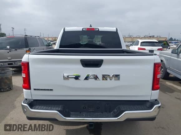 2025 Ram 1500 Big Horn z VIN 1C6RREFG1SN504598, wystawiony jako IAAI lot #42380514 z przebiegiem 7 657 mil mil oraz . Historia ofert i sprzedaży dostępna na DreamBid. Obrazek 16.