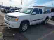 2004 Toyota Tundra SR5 z VIN 5TBBT44114S456028, wystawiony jako IAAI lot #43430467 z przebiegiem 230 434 mil mil oraz . Historia ofert i sprzedaży dostępna na DreamBid. Obrazek 2.