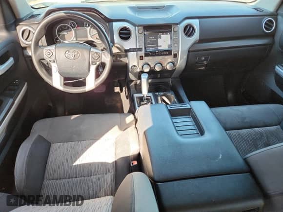 2014 Toyota Tundra SR5 z VIN 5TFDW5F1XEX349467, wystawiony jako Copart lot #84767785 z przebiegiem 250 058 mil mil oraz Szkoda całkowita • Salvage title. Historia ofert i sprzedaży dostępna na DreamBid. Obrazek 8.