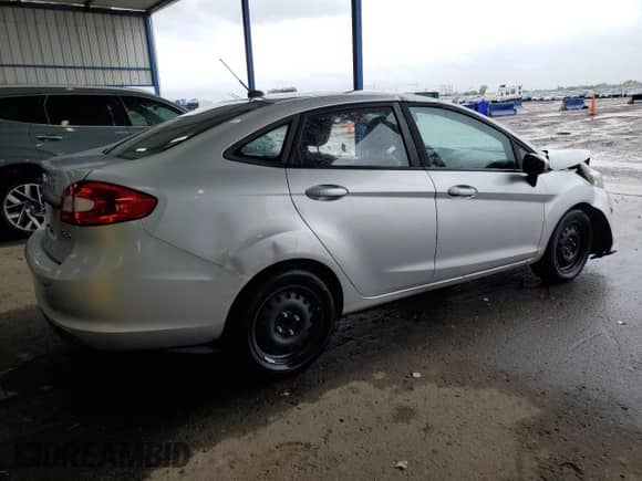 2011 Ford Fiesta SE z VIN 3FADP4BJ1BM207366, wystawiony jako Copart lot #83856805 z przebiegiem 169 433 mil mil oraz Szkoda całkowita • Salvage title. Historia ofert i sprzedaży dostępna na DreamBid. Obrazek 3.