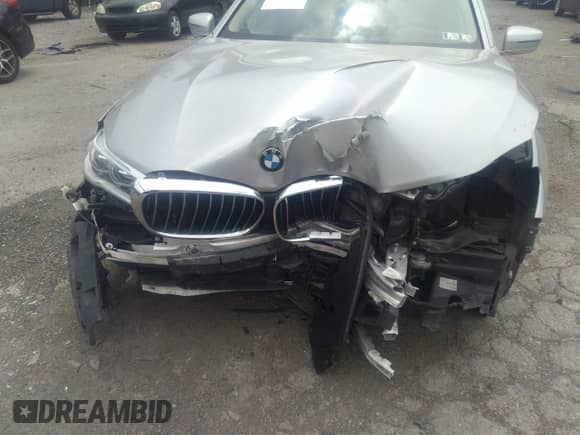 2017 BMW 7 Series ALPINA B7 xDrive with VIN WBA7F2C35HG422764, listed as a IAAI auction lot 37061498 with Not provided miles and . Bid and sale history available at DreamBid. Image 6.