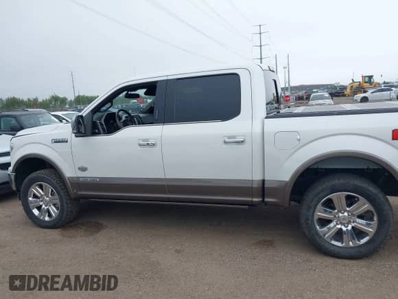 2018 Ford F-150 XL z VIN 1FTFW1E12JFD95796, wystawiony jako IAAI lot #41043683 z przebiegiem 59 324 mil mil oraz . Historia ofert i sprzedaży dostępna na DreamBid. Obrazek 14.