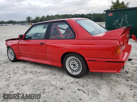 1990 BMW M3 с VIN WBSAK031XLAE33645, выставлен на аукционе Copart как лот 69832174 с пробегом 174 343 миль миль и Списание • Salvage title. История ставок и продаж доступна на DreamBid. Изображение 2.