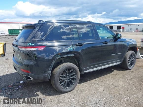 2023 Jeep Grand Cherokee Overland z VIN 1C4RJHDG2PC526889, wystawiony jako IAAI lot #42247177 z przebiegiem 71 390 mil mil oraz . Historia ofert i sprzedaży dostępna na DreamBid. Obrazek 4.