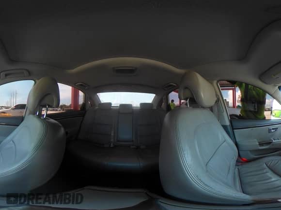 2011 Hyundai Azera Limited с VIN KMHFC4DF6BA521790, выставлен на аукционе IAAI как лот 42176922 с пробегом Не указан миль и . История ставок и продаж доступна на DreamBid. Изображение 18.