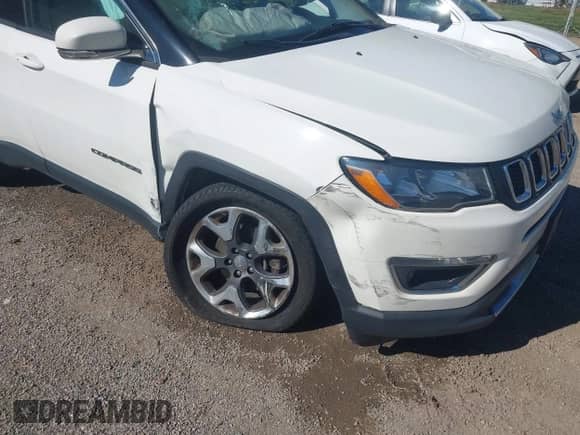 2019 Jeep Compass Limited with VIN 3C4NJDCB5KT827375, listed as a IAAI auction lot 43354393 with 122,355 mi miles and . Bid and sale history available at DreamBid. Image 6.