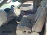 2001 Ford F-150 XL z VIN 1FTZX17251NB12930, wystawiony jako Copart lot #62517295 z przebiegiem Nie podano mil oraz Szkoda całkowita • Salvage title. Historia ofert i sprzedaży dostępna na DreamBid. Obrazek 7.