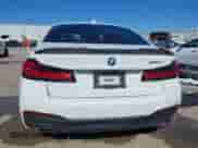2022 BMW 5 Series 540i с VIN WBA53BJ08NCJ98210, выставлен на аукционе IAAI как лот 41369294 с пробегом 27 330 миль миль и . История ставок и продаж доступна на DreamBid. Изображение 17.