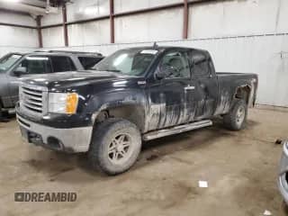 2011 GMC Sierra 1500 SLT z VIN 1GTR2WE30BZ271162, wystawiony jako Copart lot #43239245 z przebiegiem 188 962 mil mil oraz Szkoda całkowita • Salvage title. Historia ofert i sprzedaży dostępna na DreamBid. Obrazek 1.