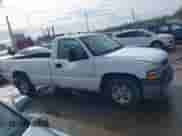 2002 Chevrolet Silverado 1500 z VIN 1GCEC14WX2Z146163, wystawiony jako IAAI lot #41520765 z przebiegiem 195 742 mil mil oraz . Historia ofert i sprzedaży dostępna na DreamBid. Obrazek 13.