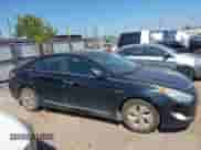 2015 Hyundai Sonata Limited z VIN KMHEC4A43FA137292, wystawiony jako IAAI lot #43316151 z przebiegiem 130 292 mil mil oraz . Historia ofert i sprzedaży dostępna na DreamBid. Obrazek 13.