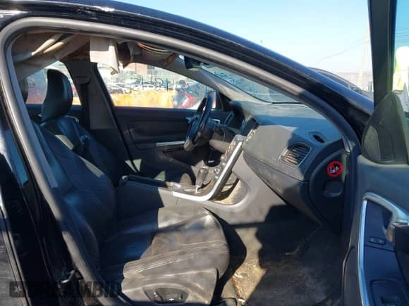 2012 Volvo S60 T5 с VIN YV1622FS1C2048425, выставлен на аукционе IAAI как лот 43324845 с пробегом 250 499 миль миль и . История ставок и продаж доступна на DreamBid. Изображение 5.