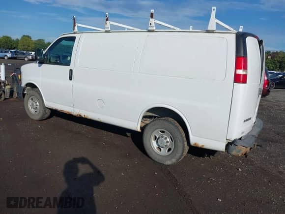 2007 Chevrolet Express Cargo с VIN 1GCHG35V271144142, выставлен на аукционе IAAI как лот 43320304 с пробегом 178 698 миль миль и . История ставок и продаж доступна на DreamBid. Изображение 3.