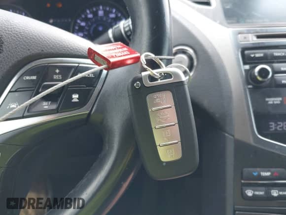 2017 Hyundai Azera Limited with VIN KMHFH4JG0HA581720, listed as a IAAI auction lot 42456573 with 137,317 mi miles and . Bid and sale history available at DreamBid. Image 11.