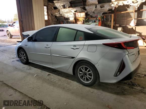 2022 Toyota Prius XLE with VIN JTDKAMFP7N3216645, listed as a Copart auction lot 90548095 with Not provided miles and Clean title. Bid and sale history available at DreamBid. Image 2.