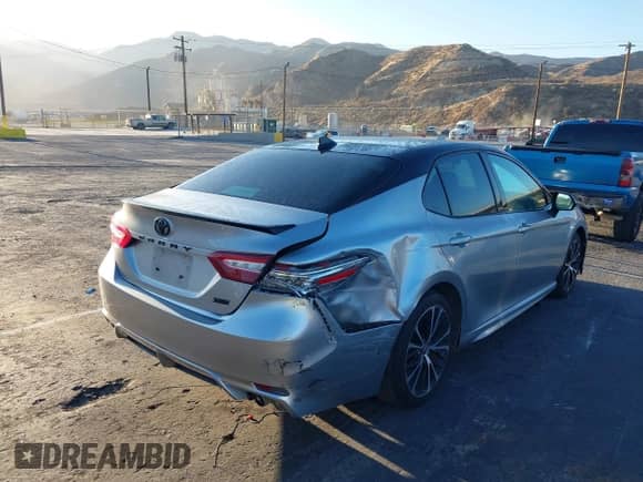 2020 Toyota Camry XSE z VIN 4T1K61AK3LU322864, wystawiony jako IAAI lot #43384409 z przebiegiem 89 916 mil mil oraz . Historia ofert i sprzedaży dostępna na DreamBid. Obrazek 4.