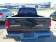 2003 Dodge Dakota z VIN 1D7FL36X43S358238, wystawiony jako IAAI lot #43419052 z przebiegiem 201 572 mil mil oraz . Historia ofert i sprzedaży dostępna na DreamBid. Obrazek 15.