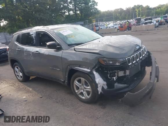 2023 Jeep Compass Latitude z VIN 3C4NJDBN9PT546487, wystawiony jako IAAI lot #43053671 z przebiegiem 16 170 mil mil oraz . Historia ofert i sprzedaży dostępna na DreamBid. Obrazek 1.