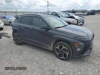 2024 Hyundai Kona N Line с VIN KM8HACA3XRU035267, выставлен на аукционе Copart как лот 69004005 с пробегом 23 444 миль миль и Списание • Salvage title. История ставок и продаж доступна на DreamBid. Изображение 4.
