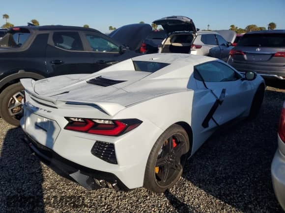 2022 Chevrolet Corvette 3LT z VIN 1G1YC3D44N5123313, wystawiony jako Copart lot #74459254 z przebiegiem 537 mil mil oraz Nie do naprawy • Non repairable. Historia ofert i sprzedaży dostępna na DreamBid. Obrazek 3.