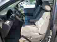 2010 Honda Odyssey LX с VIN 5FNRL3H28AB062710, выставлен на аукционе Copart как лот 71060715 с пробегом 240 460 миль миль и Списание • Salvage title. История ставок и продаж доступна на DreamBid. Изображение 7.