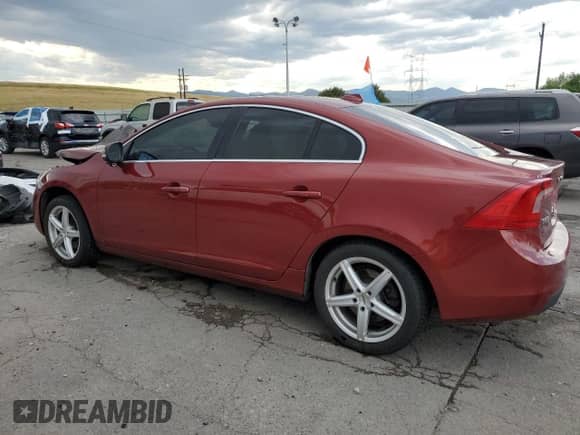 2011 Volvo S60 с VIN YV1902FH9B2015565, выставлен на аукционе Copart как лот 64746145 с пробегом Не указан миль и Списание • Salvage title. История ставок и продаж доступна на DreamBid. Изображение 2.