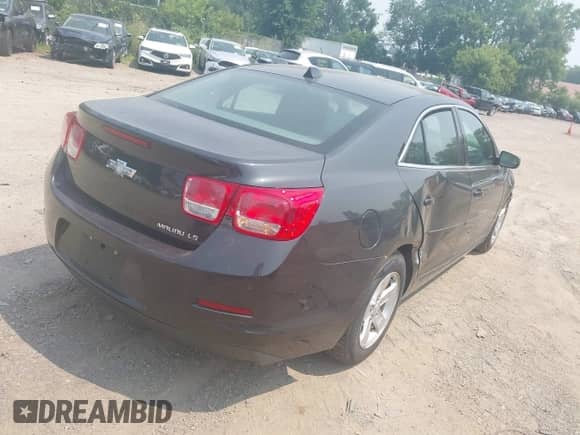 2014 Chevrolet Malibu LS z VIN 1G11B5SL2EF146027, wystawiony jako IAAI lot #42874173 z przebiegiem 162 295 mil mil oraz . Historia ofert i sprzedaży dostępna na DreamBid. Obrazek 4.