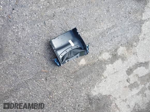 2016 Ford F-150 XLT z VIN 1FTEW1EP7GFB72677, wystawiony jako IAAI lot #43192350 z przebiegiem 93 679 mil mil oraz . Historia ofert i sprzedaży dostępna na DreamBid. Obrazek 12.