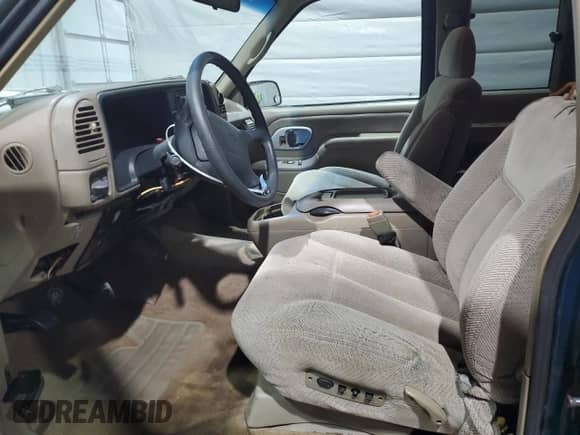 1996 Chevrolet Silverado 1500 with VIN 1GCEC19R3TE212578, listed as a Copart auction lot 80030125 with 217,213 mi miles and Clean title. Bid and sale history available at DreamBid. Image 7.