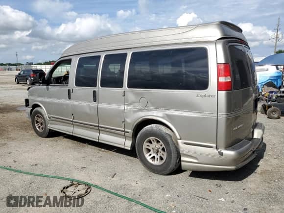 2003 Chevrolet Express Cargo YF7 Upfitter с VIN 1GBFG15T631188217, выставлен на аукционе Copart как лот 56714475 с пробегом Не указан миль и Списание • Salvage title. История ставок и продаж доступна на DreamBid. Изображение 2.