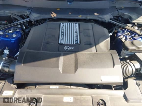 2021 Land Rover Range Rover Sport SVR z VIN SALWZ2RE4MA781110, wystawiony jako IAAI lot #42143199 z przebiegiem 26 473 mil mil oraz . Historia ofert i sprzedaży dostępna na DreamBid. Obrazek 10.