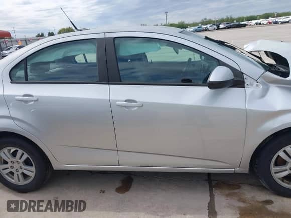 2012 Chevrolet Sonic LS с VIN 1G1JA5SH7C4136259, выставлен на аукционе IAAI как лот 40663776 с пробегом 128 031 миль миль и . История ставок и продаж доступна на DreamBid. Изображение 14.