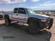 1999 Dodge 2500 z VIN 1B7KF236XXJ641759, wystawiony jako Copart lot #64044285 z przebiegiem Nie podano mil oraz Szkoda całkowita • Salvage title. Historia ofert i sprzedaży dostępna na DreamBid. Obrazek 4.