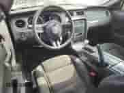 2010 Ford Mustang GT z VIN 1ZVBP8CH3A5138766, wystawiony jako Copart lot #90013275 z przebiegiem 180 832 mil mil oraz Szkoda całkowita • Salvage title. Historia ofert i sprzedaży dostępna na DreamBid. Obrazek 8.