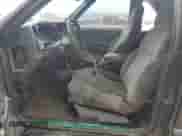 2002 Chevrolet Blazer LS с VIN 1GNCS18WX2K134115, выставлен на аукционе Copart как лот 70031785 с пробегом 179 669 миль миль и На запчасти • Non repairable. История ставок и продаж доступна на DreamBid. Изображение 7.