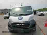 2024 Ram ProMaster Cargo Tradesman z VIN 3C6LRVDG2RE102161, wystawiony jako Copart lot #60659895 z przebiegiem 32 041 mil mil oraz Szkoda całkowita • Salvage title. Historia ofert i sprzedaży dostępna na DreamBid. Obrazek 14.