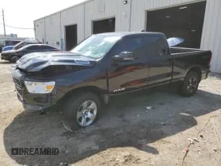 2023 Ram 1500 Big Horn z VIN 1C6RREBG5PN604331, wystawiony jako Copart lot #54431545 z przebiegiem 29 121 mil mil oraz Szkoda całkowita • Salvage title. Historia ofert i sprzedaży dostępna na DreamBid. Obrazek 1.