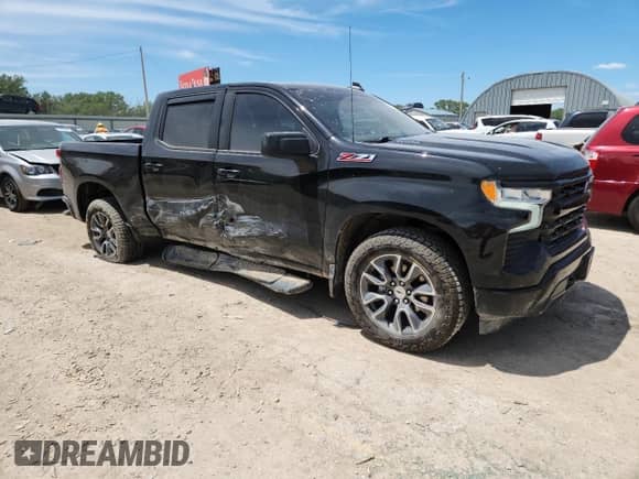 2022 Chevrolet Silverado 1500 RST with VIN 3GCUDEET4NG664021, listed as a Copart auction lot 63237365 with 52,302 mi miles and Salvage title. Bid and sale history available at DreamBid. Image 4.