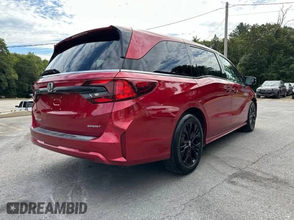 2025 Honda Odyssey Sport-L z VIN 5FNRL6H74SB051735, wystawiony jako Copart lot #71168375 z przebiegiem 10 137 mil mil oraz Nie do naprawy • Non repairable. Historia ofert i sprzedaży dostępna na DreamBid. Obrazek 3.