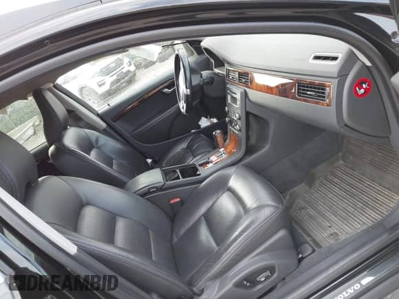 2010 Volvo XC70 3.0T с VIN YV4992BZ3A1080682, выставлен на аукционе IAAI как лот 42167077 с пробегом 142 030 миль миль и . История ставок и продаж доступна на DreamBid. Изображение 5.