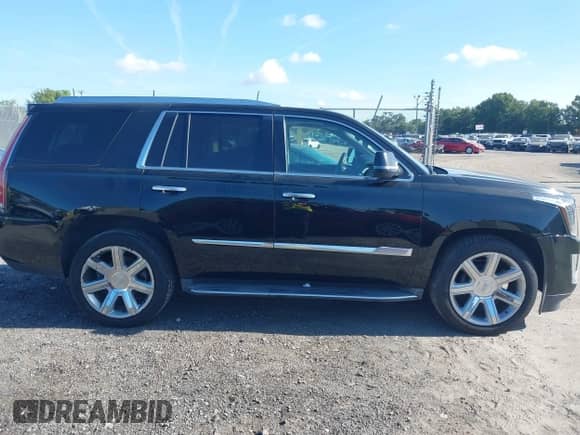 2016 Cadillac Escalade Luxury Collection with VIN 1GYS4BKJ6GR201674, listed as a IAAI auction lot 43002140 with 221,001 mi miles and . Bid and sale history available at DreamBid. Image 13.