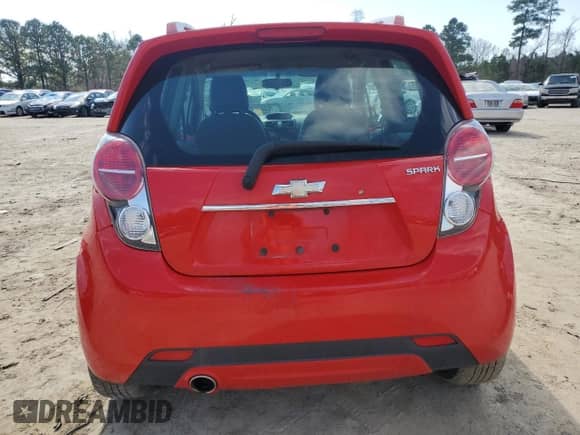 2015 Chevrolet Spark LT z VIN KL8CF6S98FC712573, wystawiony jako Copart lot #46600655 z przebiegiem 76 976 mil mil oraz Czysty tytuł • Clean title. Historia ofert i sprzedaży dostępna na DreamBid. Obrazek 6.