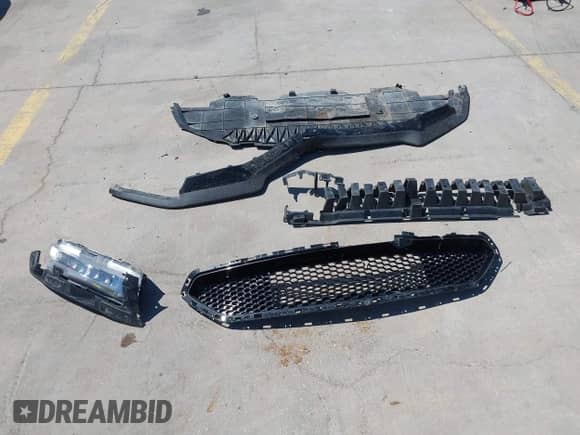 2019 Ford Mustang Bullitt z VIN 1FA6P8K0XK5503788, wystawiony jako IAAI lot #43021322 z przebiegiem 56 470 mil mil oraz . Historia ofert i sprzedaży dostępna na DreamBid. Obrazek 12.