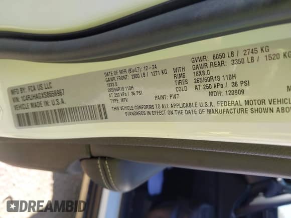 2025 Jeep Grand Cherokee Altitude z VIN 1C4RJHAGXS8656967, wystawiony jako IAAI lot #43442955 z przebiegiem 17 630 mil mil oraz . Historia ofert i sprzedaży dostępna na DreamBid. Obrazek 9.