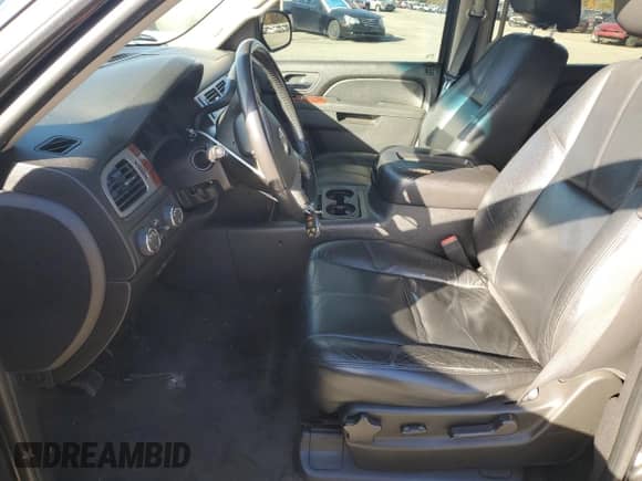 2011 Chevrolet Tahoe LT с VIN 1GNSKBE06BR160851, выставлен на аукционе Copart как лот 86551025 с пробегом 229 465 миль миль и Чистый • Clean title. История ставок и продаж доступна на DreamBid. Изображение 7.