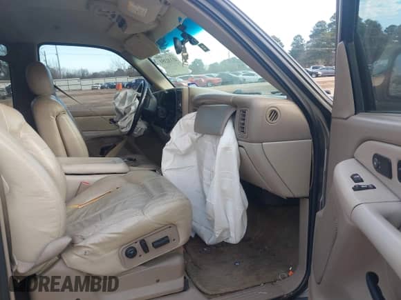 2002 Chevrolet Tahoe LT с VIN 1GNEC13Z52R167375, выставлен на аукционе IAAI как лот 41332351 с пробегом 283 486 миль миль и . История ставок и продаж доступна на DreamBid. Изображение 5.