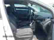 2021 Chevrolet Trax LT z VIN KL7CJLSB7MB360173, wystawiony jako IAAI lot #42123356 z przebiegiem 106 102 mil mil oraz . Historia ofert i sprzedaży dostępna na DreamBid. Obrazek 5.