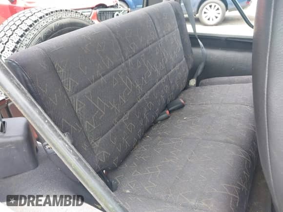 2001 Jeep Wrangler SE with VIN 1J4FA29P01P305939, listed as a IAAI auction lot 42624451 with 170,315 mi miles and . Bid and sale history available at DreamBid. Image 8.