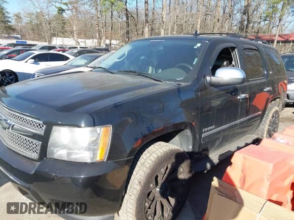 2011 Chevrolet Tahoe LTZ с VIN 1GNSCCE0XBR366774, выставлен на аукционе IAAI как лот 41672681 с пробегом 219 169 миль миль и . История ставок и продаж доступна на DreamBid. Изображение 2.